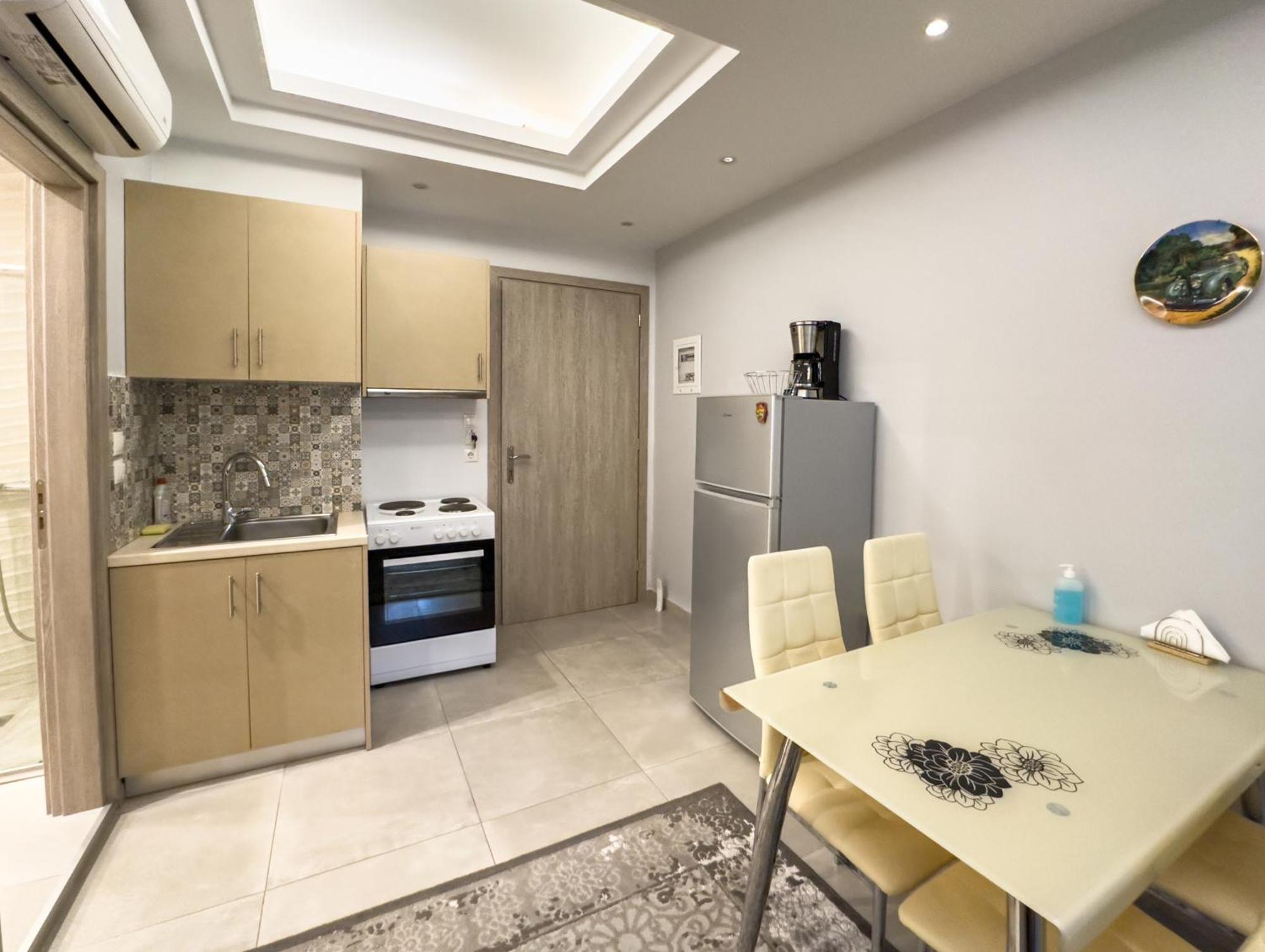 Contemporary & Spacious Renovated Apartment, Dt Syntagma, /Touristic Area Афины Экстерьер фото